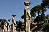 Villa Adriana - Canopo e Serapeo, uno dei complessi pi originali e spettacolari della villa. 